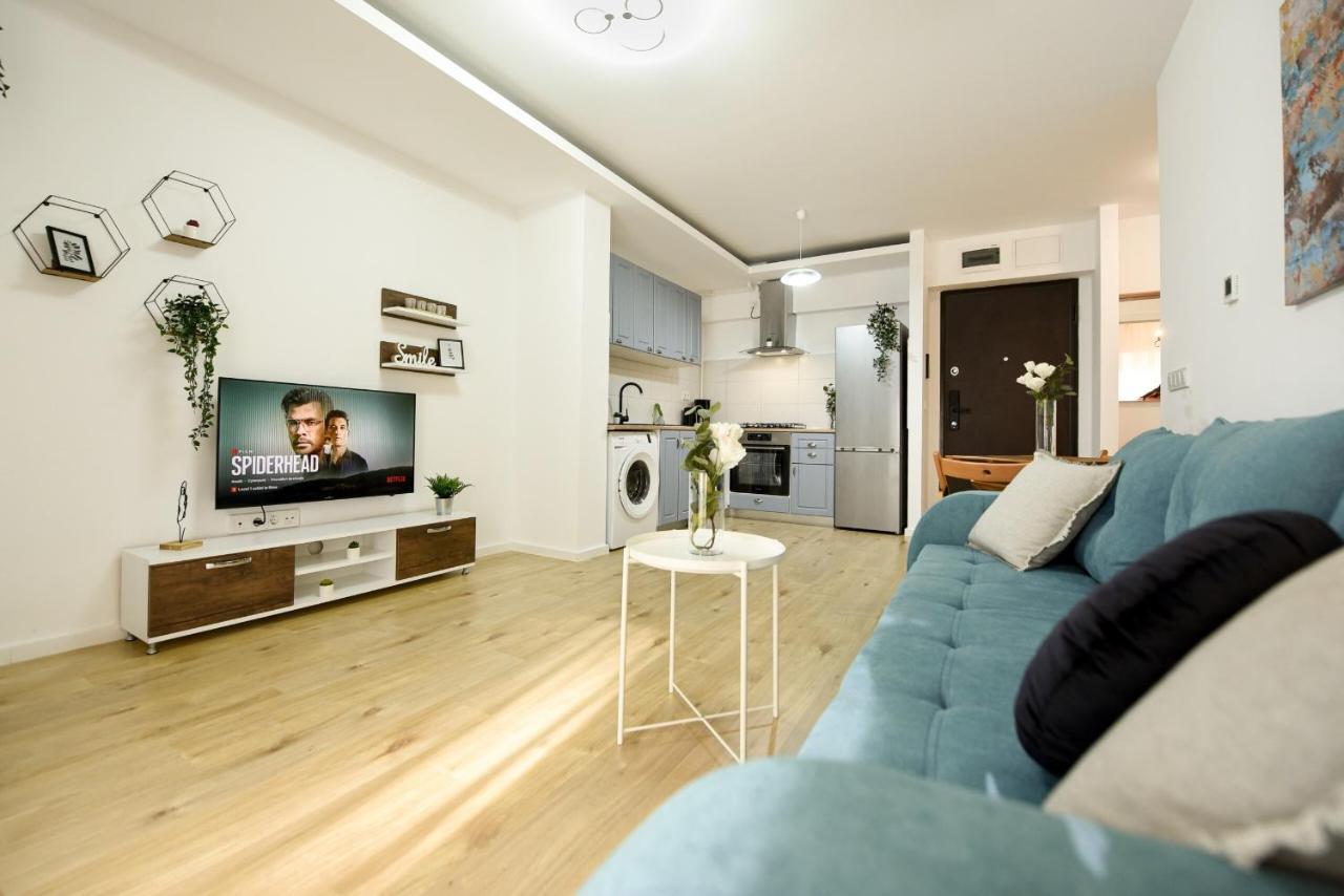 Perfect Stay: Urban Heaven In Aviatiei Business Area Bucharest Room photo