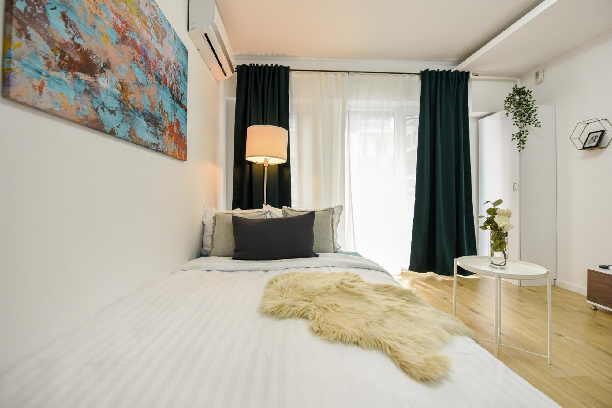 Perfect Stay: Urban Heaven In Aviatiei Business Area Bucharest Room photo
