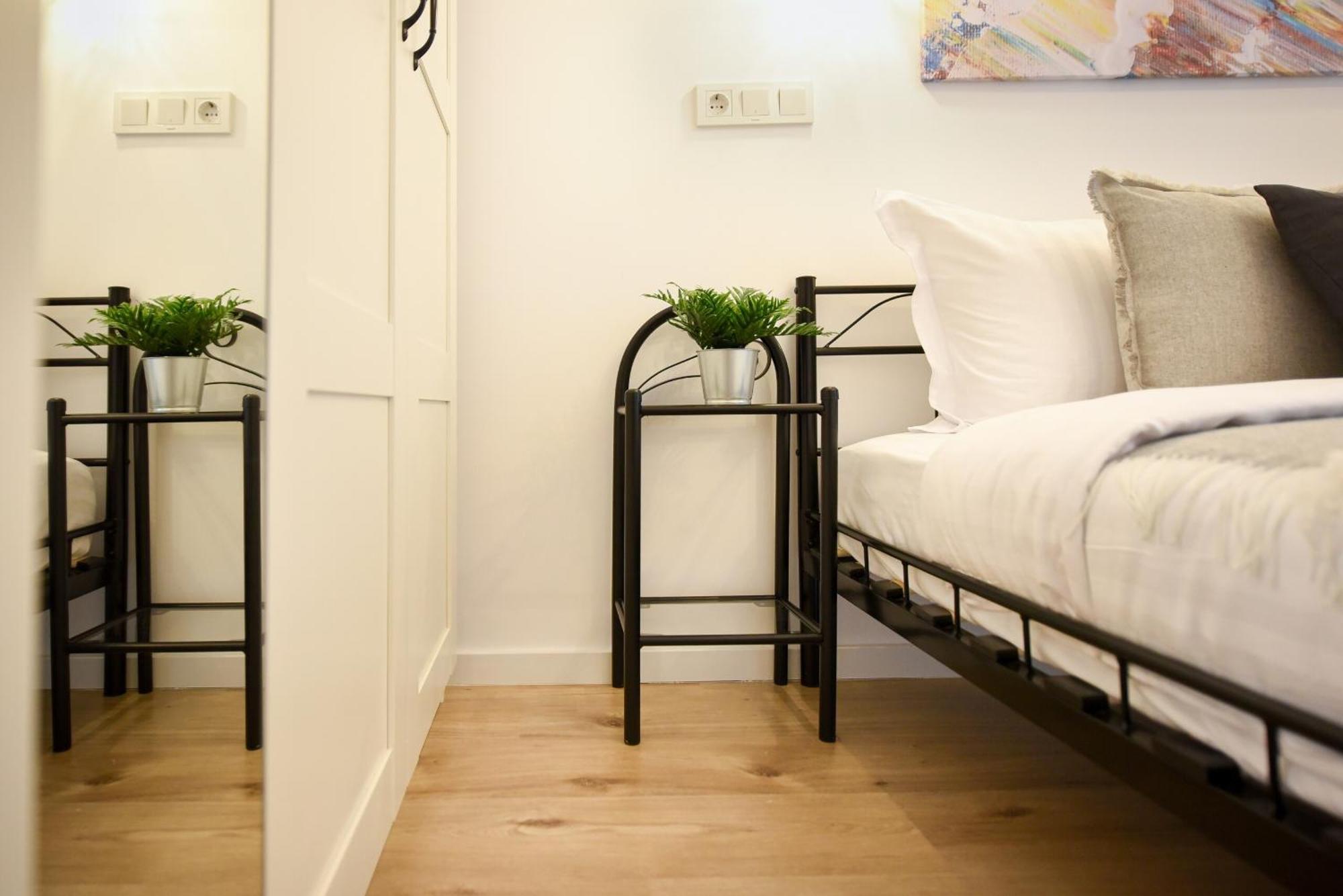 Perfect Stay: Urban Heaven In Aviatiei Business Area Bucharest Room photo