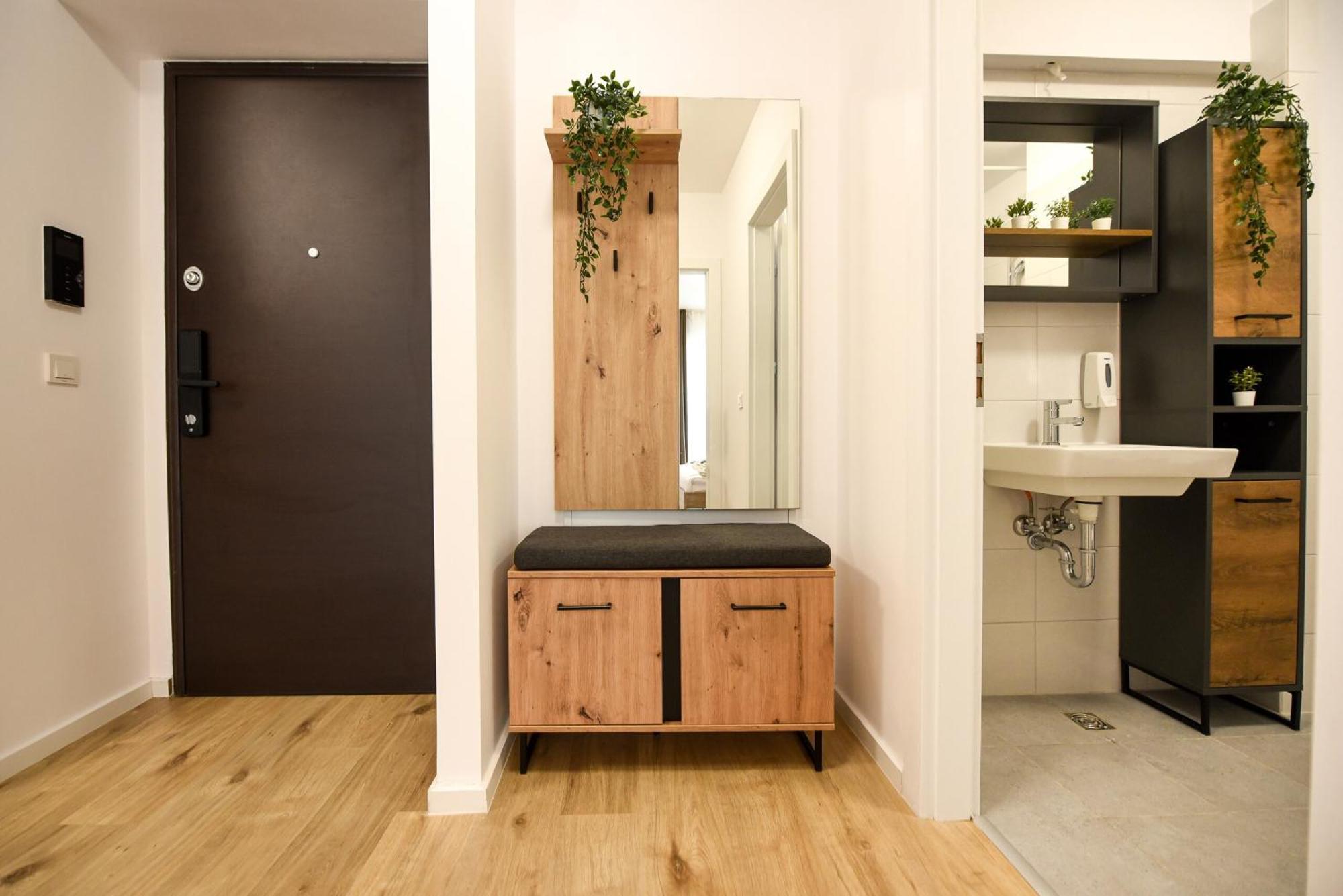 Perfect Stay: Urban Heaven In Aviatiei Business Area Bucharest Room photo