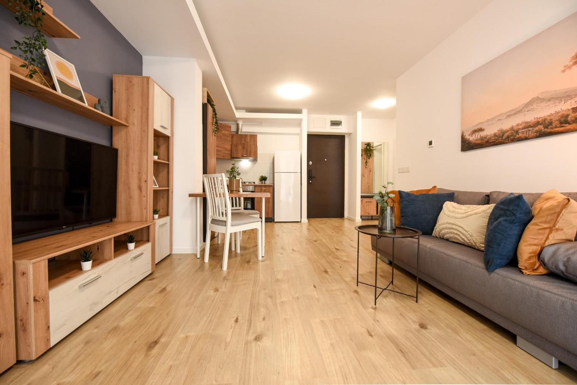 Perfect Stay: Urban Heaven In Aviatiei Business Area Bucharest Room photo