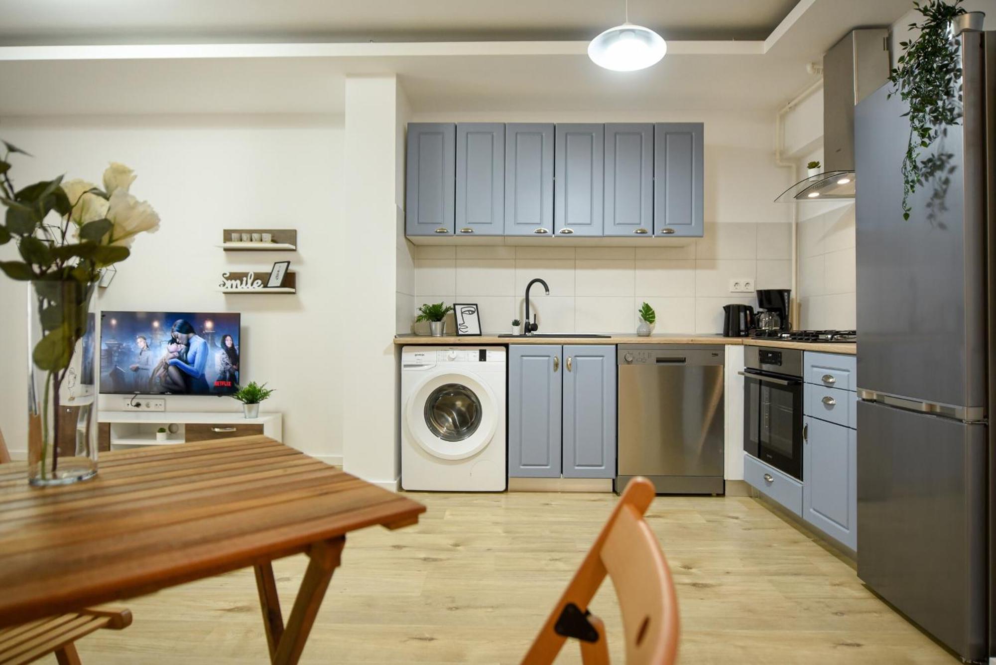 Perfect Stay: Urban Heaven In Aviatiei Business Area Bucharest Room photo