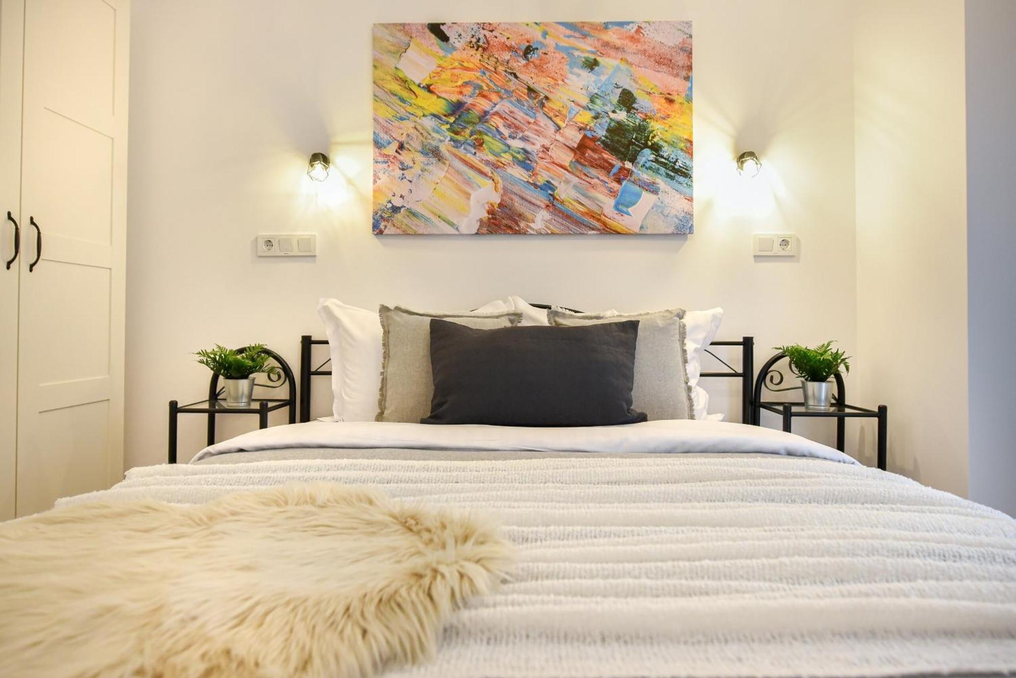 Perfect Stay: Urban Heaven In Aviatiei Business Area Bucharest Room photo